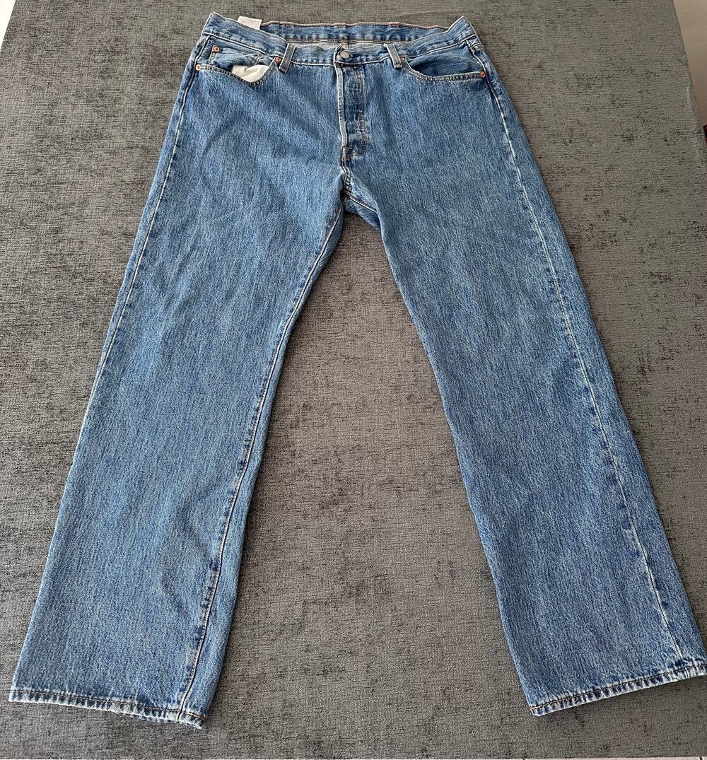 Levi's 501 Original Fit Jeans Mens W38 L32 Medium Wash Blue Button Fly Straight